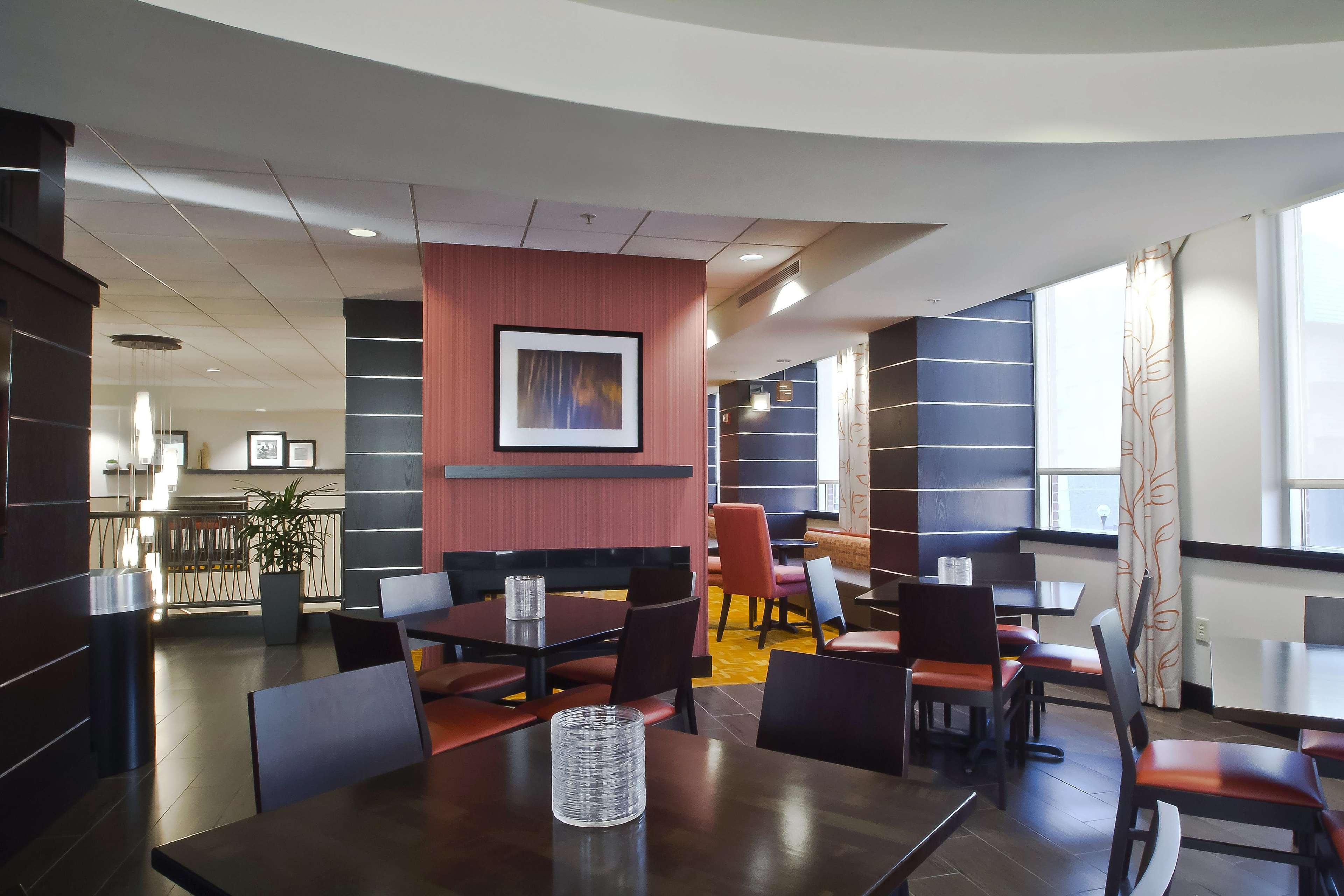 Hampton Inn & Suites Columbus-Downtown, Ohio Экстерьер фото