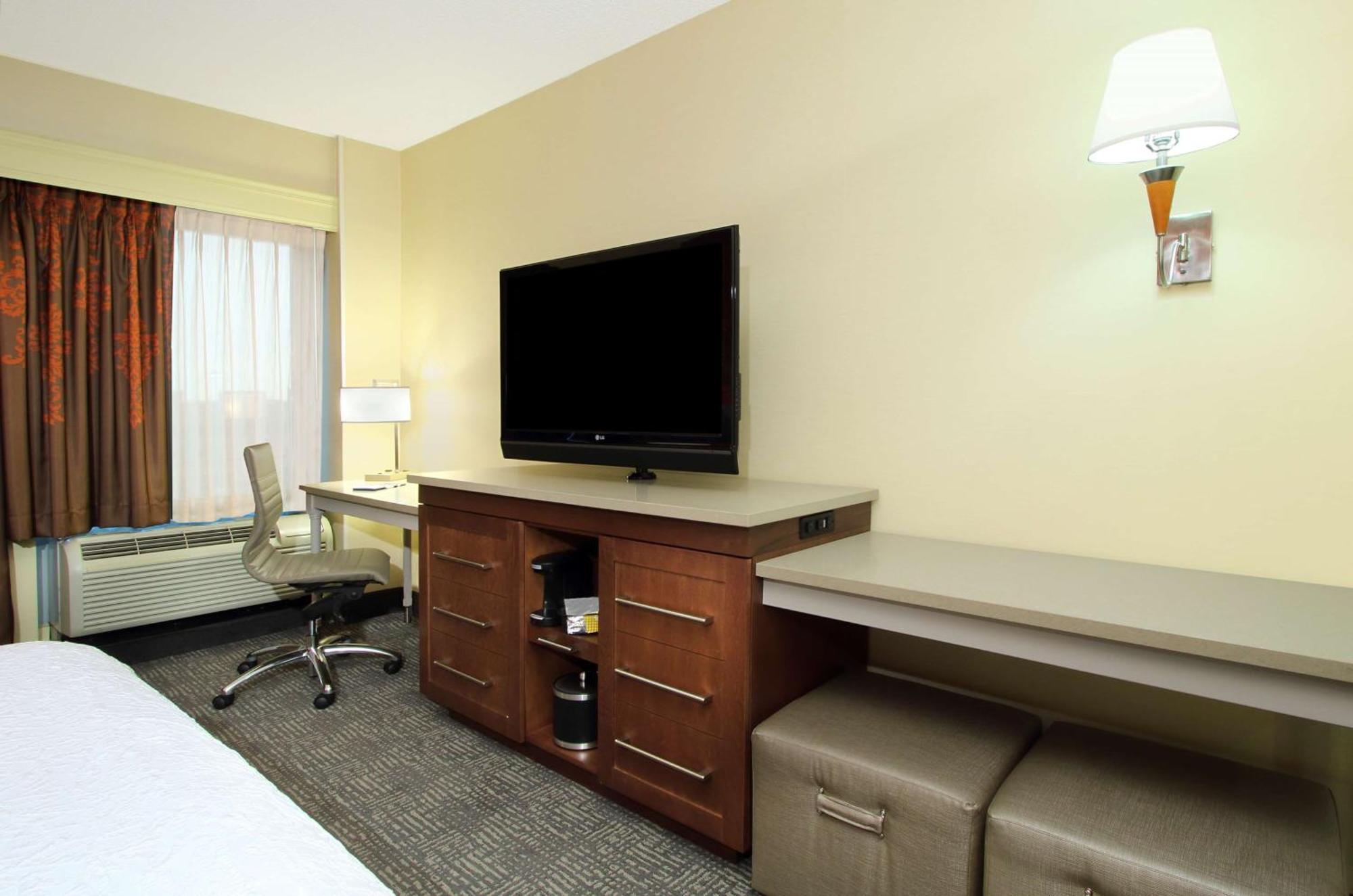 Hampton Inn & Suites Columbus-Downtown, Ohio Экстерьер фото